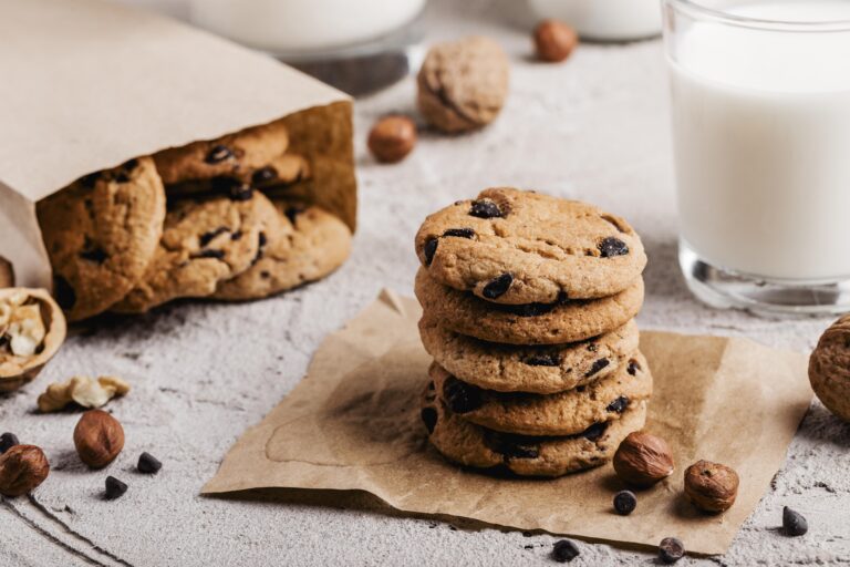 delicious-cookies-with-glass-milk